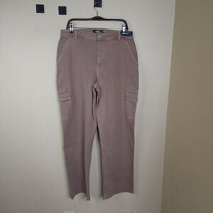 Hollister Ultra High-Rise Cargo Utility Dad Pant in Brown Size 14R